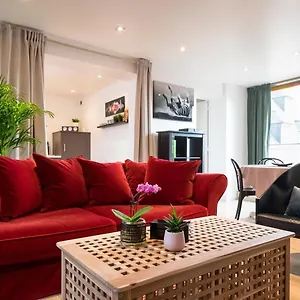 https://vieux-lille-superb-apartment-with-patio.lillehotels.org